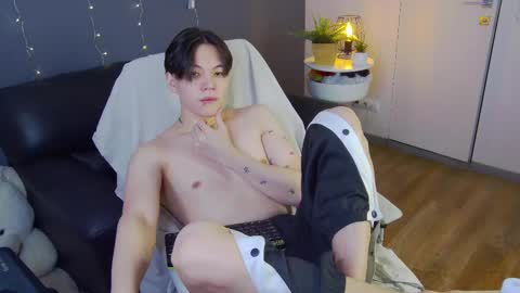 Snapshot of just_gay_ chatting on February 9, 1:14 pm just_gay_ online show from February 9, 1:14 pm