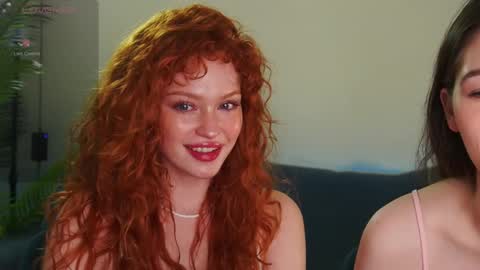 Snapshot of just_jenifer chatting on November 22, 2:16 pm Jeni online show from November 22, 2:16 pm