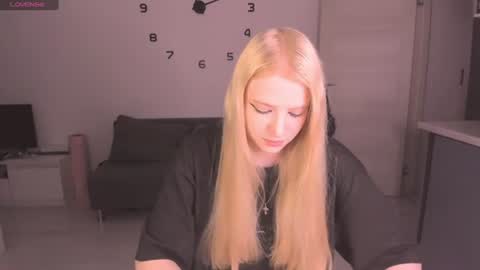 Snapshot of just_jessy_meow chatting on June 19, 8:12 pm JESSY online show from June 19, 8:12 pm
