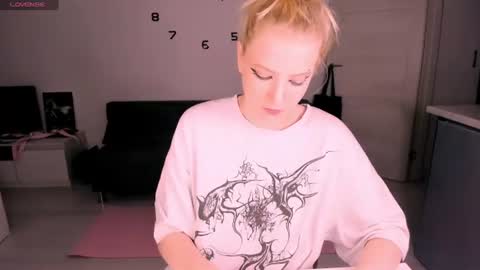 Snapshot of just_jessy_meow chatting on July 26, 8:27 pm JESSY online show from July 26, 8:27 pm