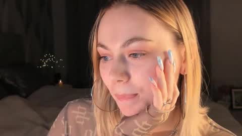 Snapshot of justbarbie chatting on January 24, 9:37 pm Alexa online show from January 24, 9:37 pm