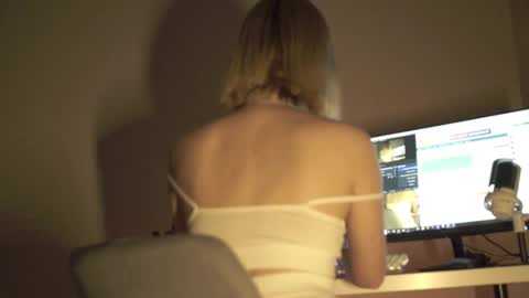 Snapshot of justbarbie chatting on February 22, 6:30 pm Alexa online show from February 22, 6:30 pm