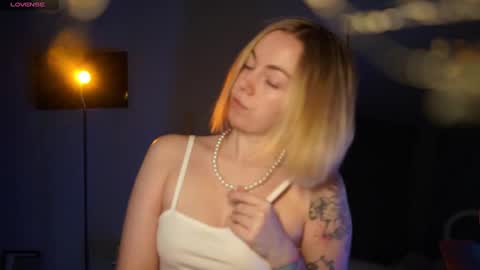 Snapshot of justbarbie chatting on March 2, 3:59 pm Alexa online show from March 2, 3:59 pm