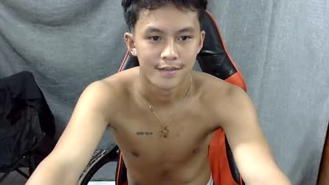 Snapshot of justcallme_james chatting on June 6, 2:38 am James online show from June 6, 2:38 am