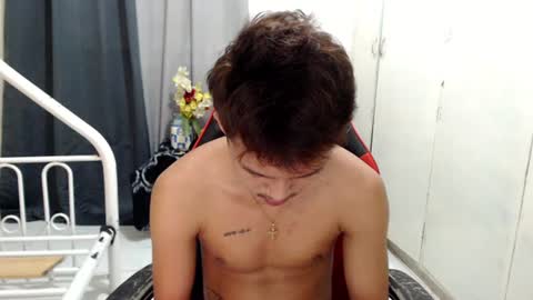 Snapshot of justcallme_james chatting on June 13, 4:10 am James online show from June 13, 4:10 am