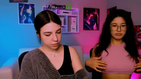 Snapshot of justcamila_ chatting on October 16, 11:55 am justcamila online show from October 16, 11:55 am