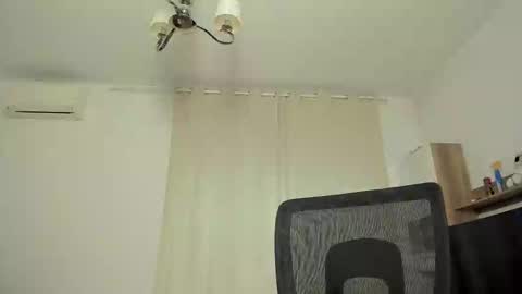 Chloe online show from October 18, 6:05 am