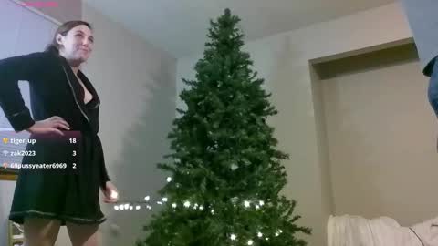 justhavingfunfucking online show from December 14, 2:17 am