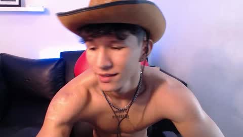 Snapshot of justin_andrew2 chatting on October 31, 9:05 pm JUSTIN ANDREW online show from October 31, 9:05 pm