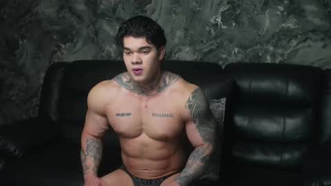 Snapshot of justin_clark1 chatting on December 17, 4:40 am justin clark1 online show from December 17, 4:40 am