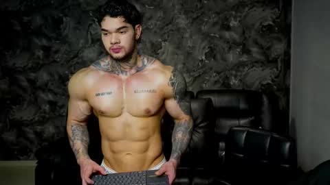 Snapshot of justin_clark1 chatting on February 27, 3:50 am justin clark1 online show from February 27, 3:50 am