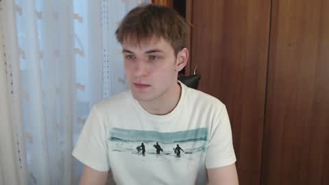 Snapshot of justin_hellboy chatting on January 6, 10:13 am Justin online show from January 6, 10:13 am