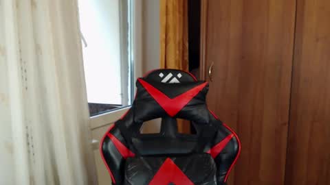 Snapshot of justin_hellboy chatting on October 5, 9:40 am Justin online show from October 5, 9:40 am