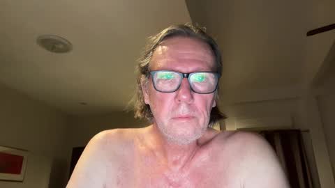 Snapshot of justin_hornyyyy chatting on December 18, 11:00 pm justin_hornyyyy online show from December 18, 11:00 pm