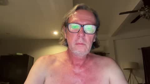 Snapshot of justin_hornyyyy chatting on December 20, 11:39 am justin_hornyyyy online show from December 20, 11:39 am