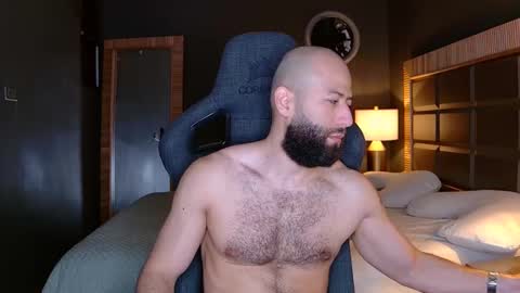 Snapshot of justin_hton chatting on October 29, 11:01 am Justin online show from October 29, 11:01 am