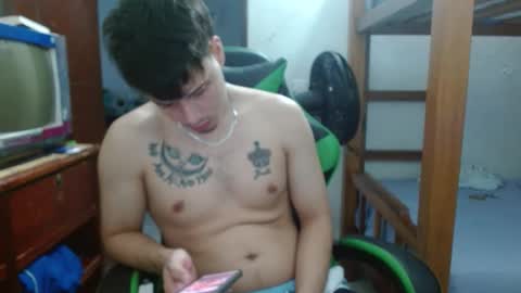 Snapshot of justin_taylor02 chatting on October 23, 11:31 am justin_taylor02 online show from October 23, 11:31 am