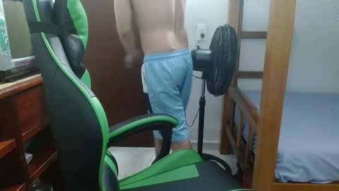 Snapshot of justin_taylor02 chatting on November 2, 9:06 pm justin_taylor02 online show from November 2, 9:06 pm