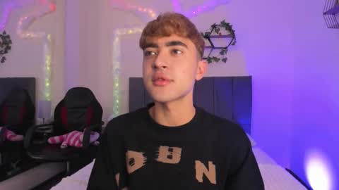 Snapshot of justinbe_ chatting on November 20, 11:21 am Justin online show from November 20, 11:21 am