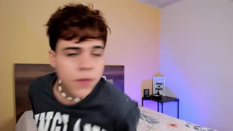 Snapshot of justinbiler chatting on December 23, 3:40 am Justin online show from December 23, 3:40 am