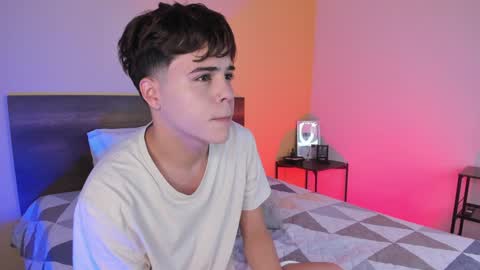 Snapshot of justinbiler chatting on February 4, 12:00 pm Justin online show from February 4, 12:00 pm