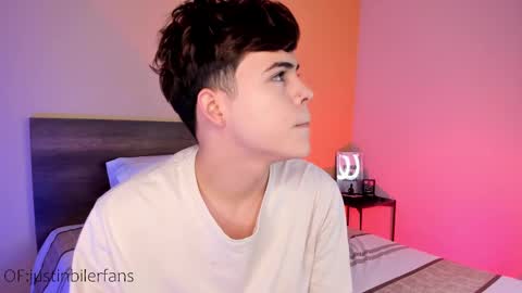 Snapshot of justinbiler chatting on February 16, 12:32 pm Justin online show from February 16, 12:32 pm