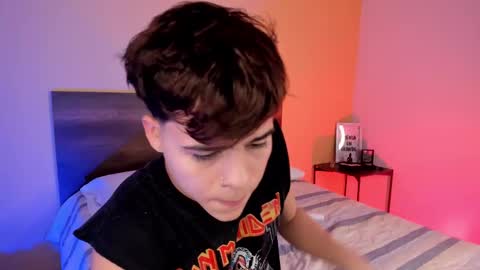 Snapshot of justinbiler chatting on February 22, 12:40 pm Justin online show from February 22, 12:40 pm