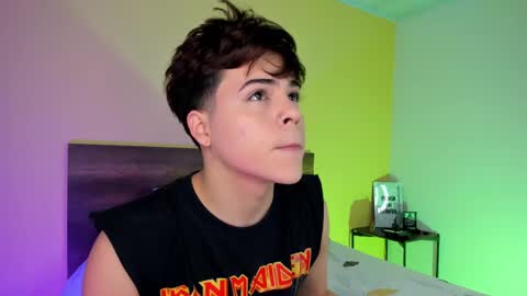 Snapshot of justinbiler chatting on February 26, 12:14 pm Justin online show from February 26, 12:14 pm