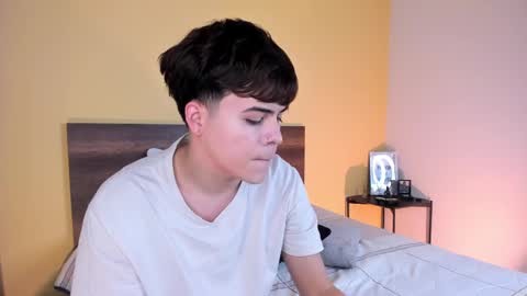 Snapshot of justinbiler chatting on March 2, 12:22 pm Justin online show from March 2, 12:22 pm