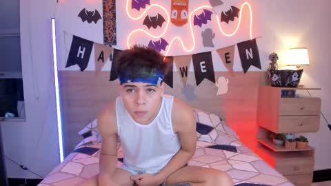 Snapshot of justinbiler chatting on October 22, 1:33 pm Justin online show from October 22, 1:33 pm