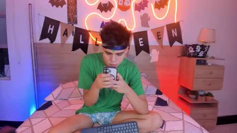 Snapshot of justinbiler chatting on October 24, 12:34 pm Justin online show from October 24, 12:34 pm