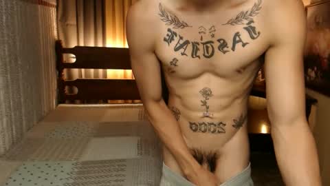 justine_hunk online show from December 4, 4:32 am