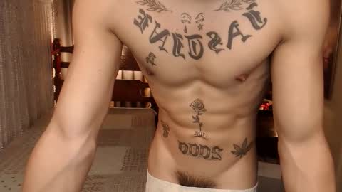 justine_hunk online show from February 15, 7:51 am