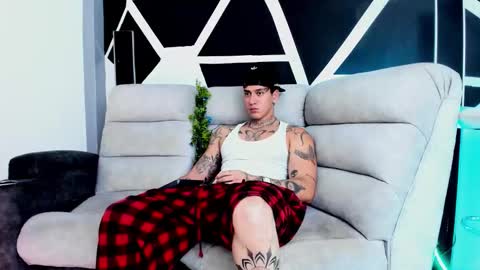 Snapshot of justinfuller_31 chatting on October 10, 7:13 pm justinfuller_31 online show from October 10, 7:13 pm