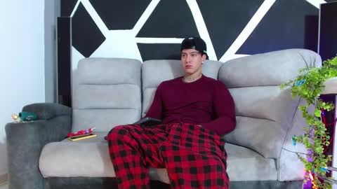 Snapshot of justinfuller_31 chatting on November 15, 3:52 pm justinfuller_31 online show from November 15, 3:52 pm