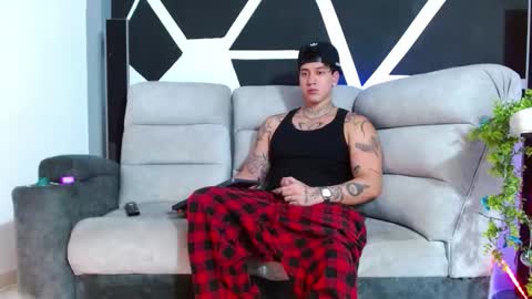 Snapshot of justinfuller_31 chatting on November 19, 4:51 pm justinfuller_31 online show from November 19, 4:51 pm