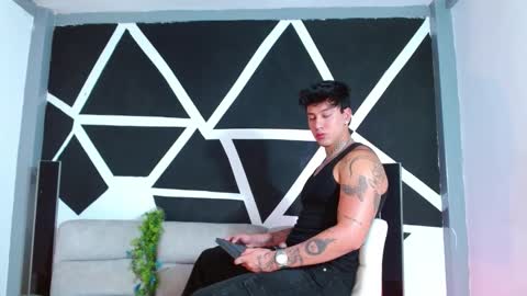 Snapshot of justinfuller_31 chatting on November 26, 4:08 pm justinfuller_31 online show from November 26, 4:08 pm