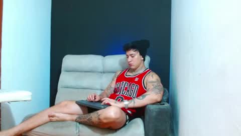 justinfuller_31 online show from July 24, 3:10 pm