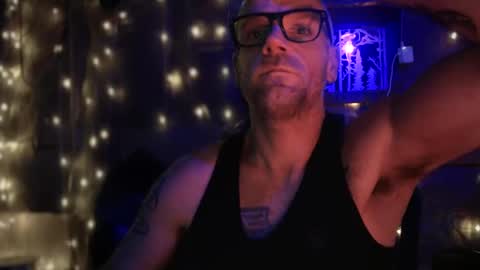 Snapshot of justinmoore1987 chatting on February 24, 8:38 am justinmoore1987 online show from February 24, 8:38 am