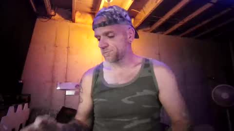 Snapshot of justinmoore1987 chatting on November 1, 7:32 am justinmoore1987 online show from November 1, 7:32 am