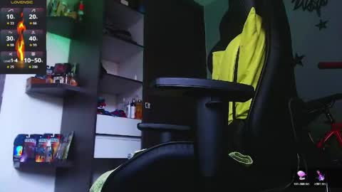 Snapshot of justinsc chatting on May 18, 10:04 pm Justinsc online show from May 18, 10:04 pm