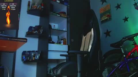 Snapshot of justinsc chatting on August 7, 2:35 am Justinsc online show from August 7, 2:35 am