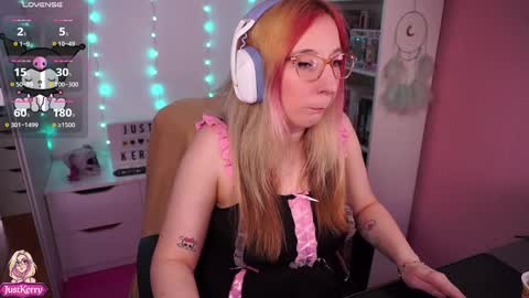 Snapshot of justkerryx chatting on November 3, 9:43 am Kerry online show from November 3, 9:43 am