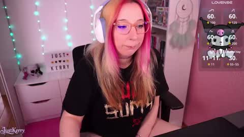 Snapshot of justkerryx chatting on November 7, 9:31 am Kerry online show from November 7, 9:31 am