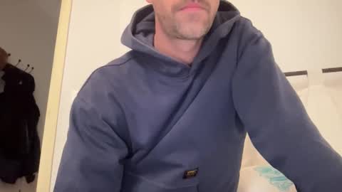 Snapshot of justmeandyou00 chatting on December 5, 11:08 am justmeandyou00 online show from December 5, 11:08 am