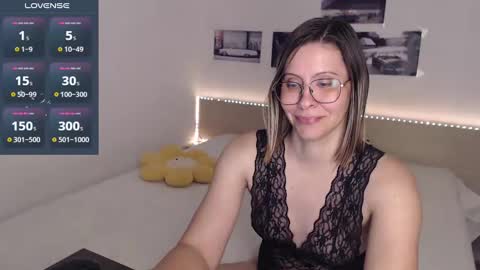 Snapshot of justmexy7 chatting on December 5, 5:37 am Julie online show from December 5, 5:37 am