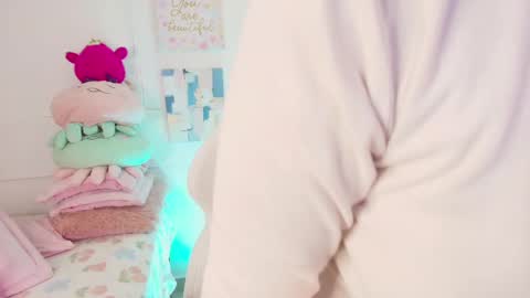 Snapshot of justonecute chatting on September 11, 12:55 am Emy online show from September 11, 12:55 am