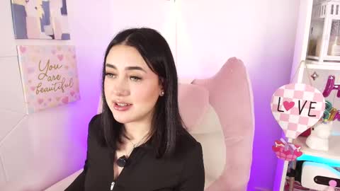 Snapshot of justonecute chatting on May 9, 3:12 am Emy online show from May 9, 3:12 am