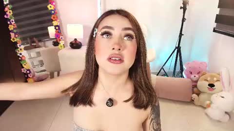 Snapshot of justonecute chatting on July 24, 2:09 am Emy online show from July 24, 2:09 am