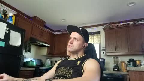 Snapshot of justus0624 chatting on August 2, 9:35 pm justus0624 online show from August 2, 9:35 pm